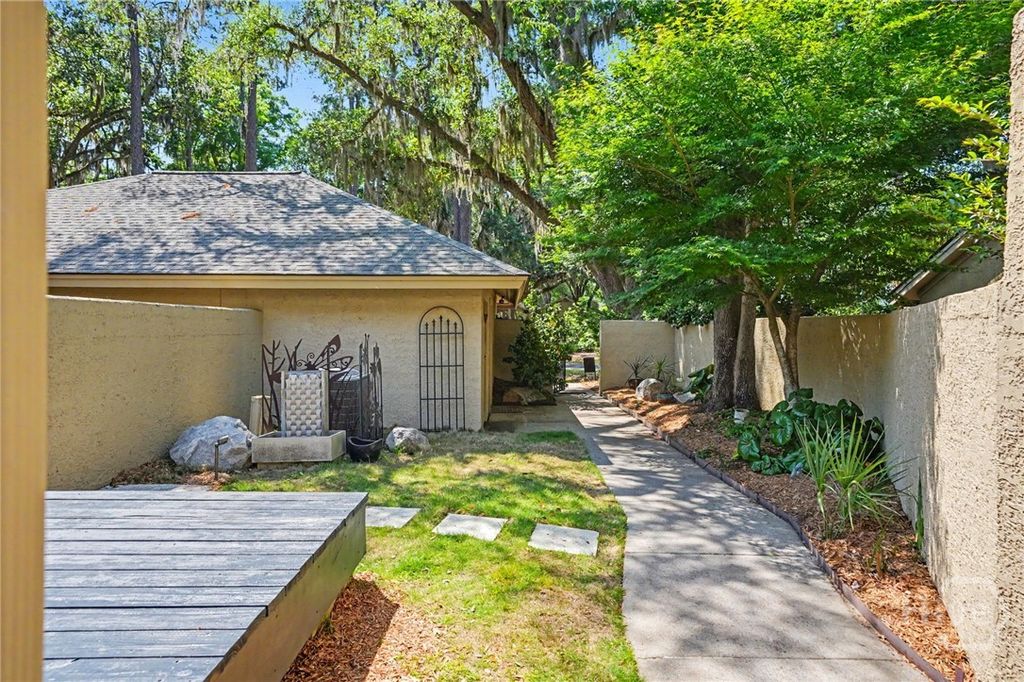 Image 4 of property listing at 3 Tapestry Lane, Savannah, GA 31411
