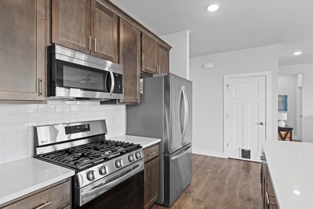 W218N16022 Tiger Lily DRIVE, Jackson, WI 53037