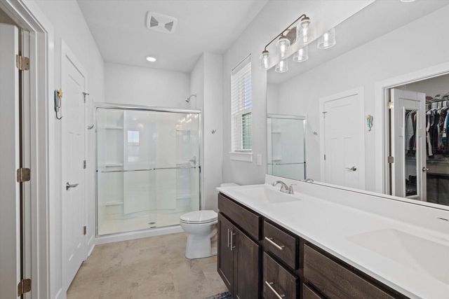 W218N16022 Tiger Lily DRIVE, Jackson, WI 53037