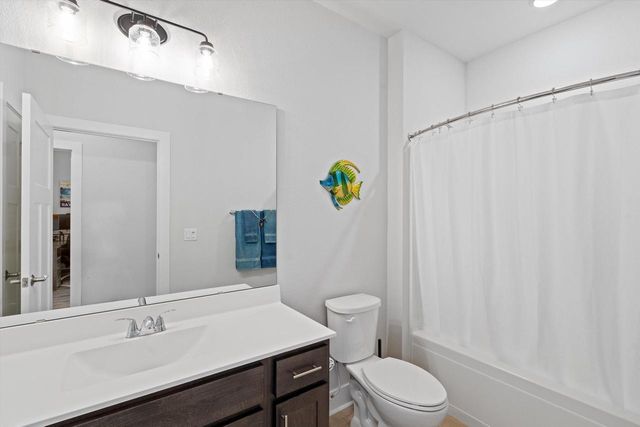 W218N16022 Tiger Lily DRIVE, Jackson, WI 53037