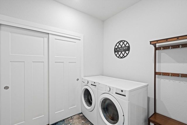 W218N16022 Tiger Lily DRIVE, Jackson, WI 53037