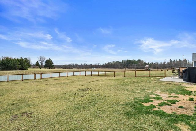 W218N16022 Tiger Lily DRIVE, Jackson, WI 53037