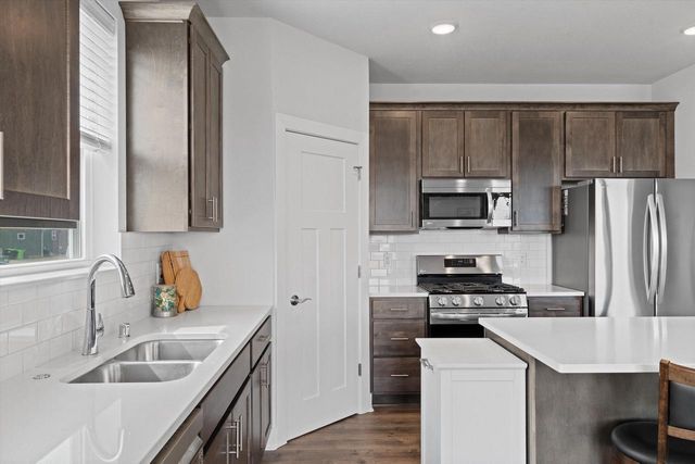 W218N16022 Tiger Lily DRIVE, Jackson, WI 53037