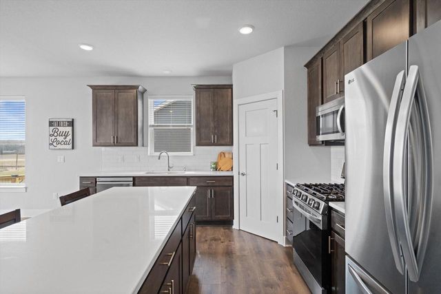 W218N16022 Tiger Lily DRIVE, Jackson, WI 53037