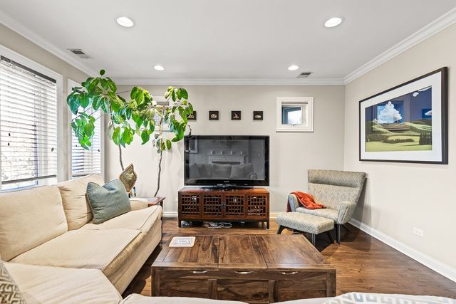 3635 N Wilton Avenue 3, Chicago, IL 60613