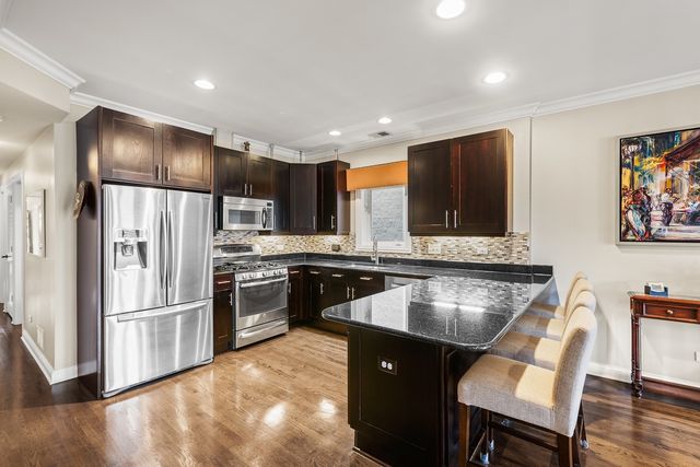 3635 N Wilton Avenue 3, Chicago, IL 60613