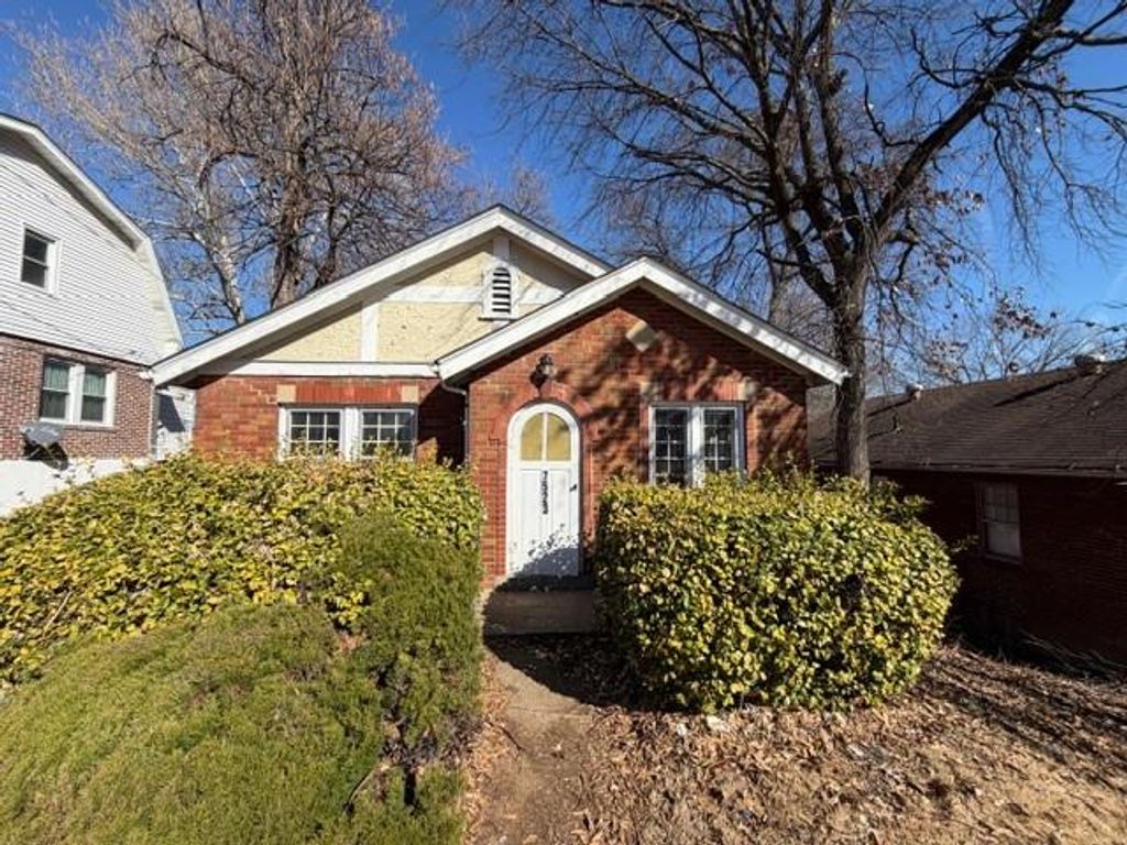 7523 CANTON Avenue, St Louis, MO 63130