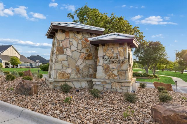 312 CARRINGTON Drive, Argyle, TX 76226