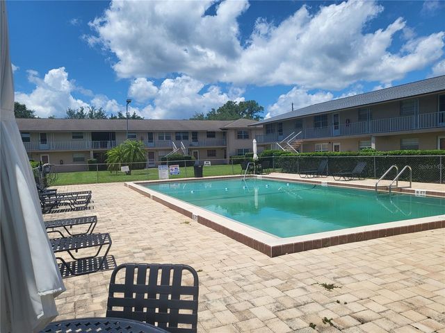 1100 E CAROLINE STREET 115, Tavares, FL 32778