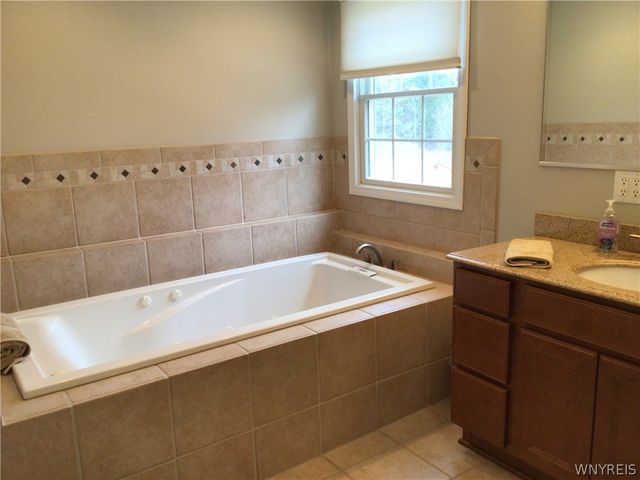 731 Ransom Road, Lancaster, NY 14086