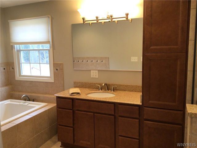 731 Ransom Road, Lancaster, NY 14086