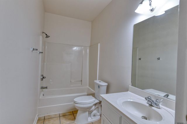 289 Melissa Dr, Port Allen, LA 70767