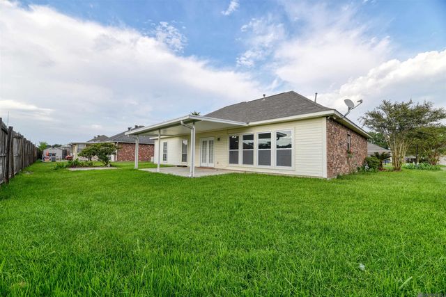 289 Melissa Dr, Port Allen, LA 70767