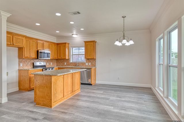 289 Melissa Dr, Port Allen, LA 70767