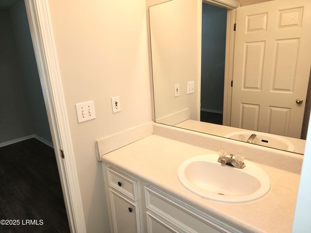 50 Pebble Beach Cv Apt H113, Bluffton, SC 29910