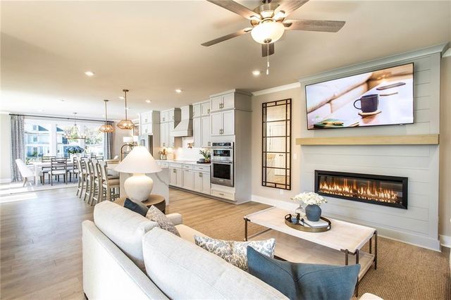 121 Bridgecrest Road, Roswell, GA 30075