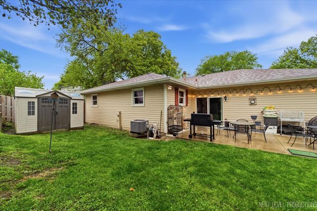332 S Elmwood Drive, Aurora, IL 60506