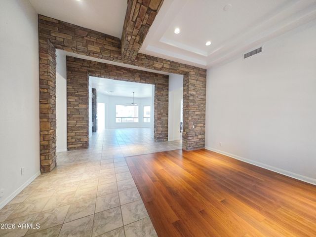 15001 S 5TH Avenue, Phoenix, AZ 85045