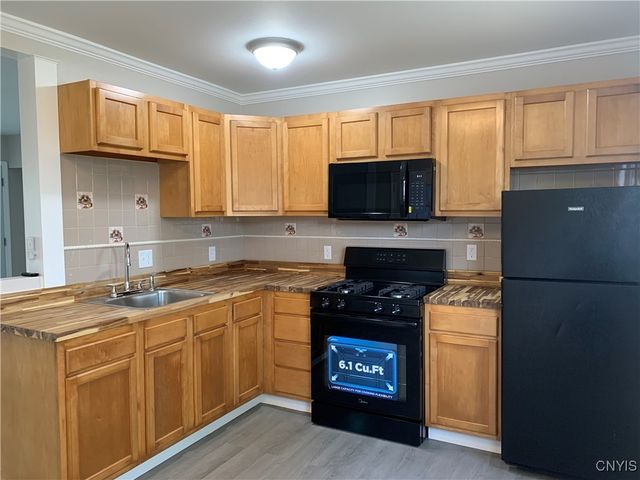 7879 Macarthur Boulevard, Cicero, NY 13030