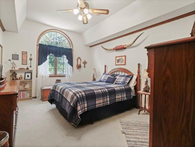 1001 Hovis Street, Mountain Grove, MO 65711