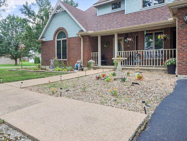 1001 Hovis Street, Mountain Grove, MO 65711