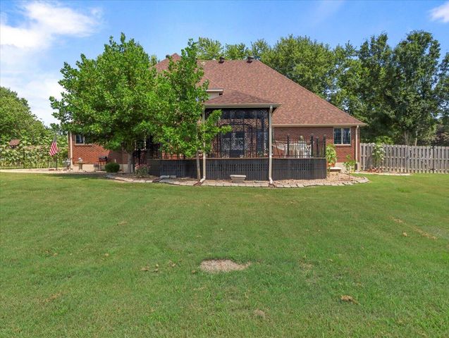 1001 Hovis Street, Mountain Grove, MO 65711