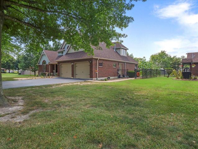 1001 Hovis Street, Mountain Grove, MO 65711