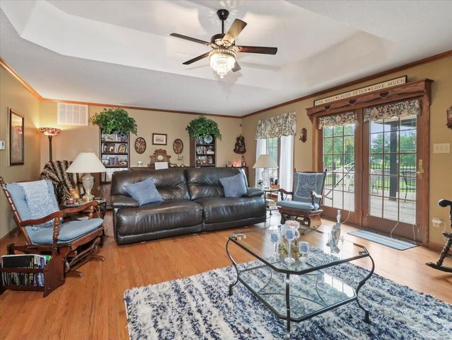 1001 Hovis Street, Mountain Grove, MO 65711