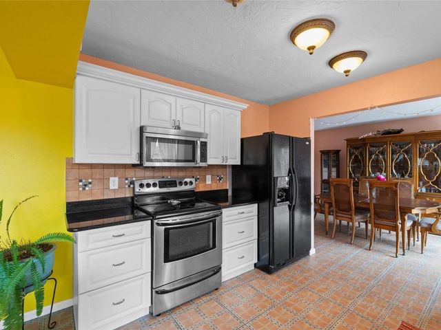 3910 77TH PLACE E, Sarasota, FL 34243