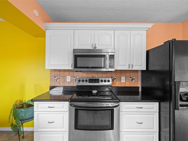 3910 77TH PLACE E, Sarasota, FL 34243