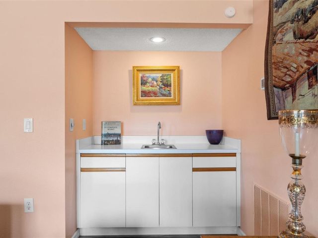 3910 77TH PLACE E, Sarasota, FL 34243
