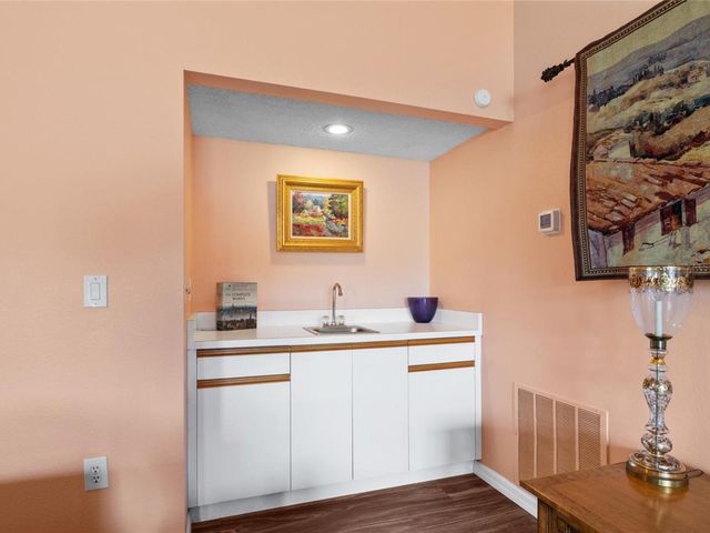 3910 77TH PLACE E, Sarasota, FL 34243