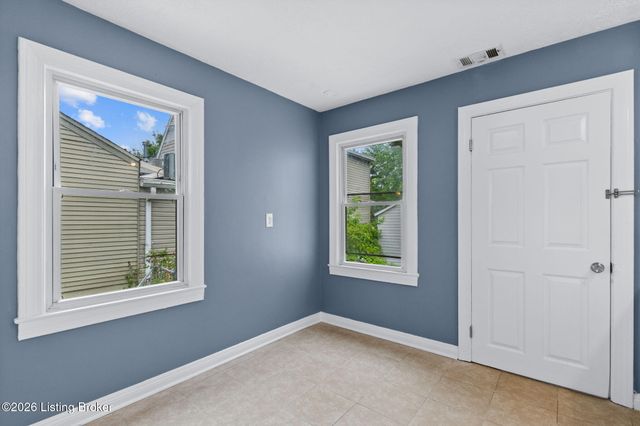 1028 Camden Ave, Louisville, KY 40215