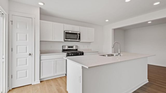 519 Cressmoor Boulevard, Hobart, IN 46342