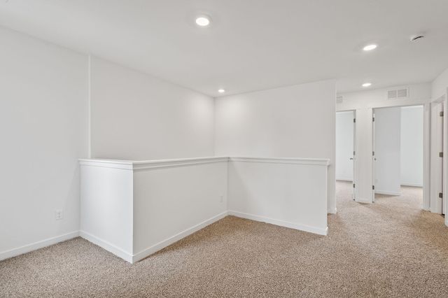 519 Cressmoor Boulevard, Hobart, IN 46342