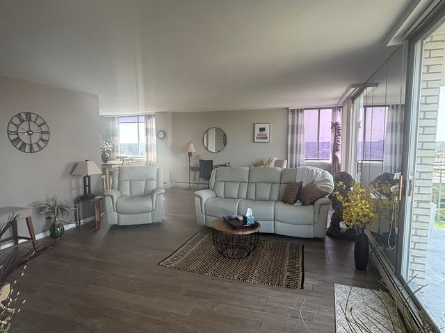 40 N Tower Road 10M, Oak Brook, IL 60523