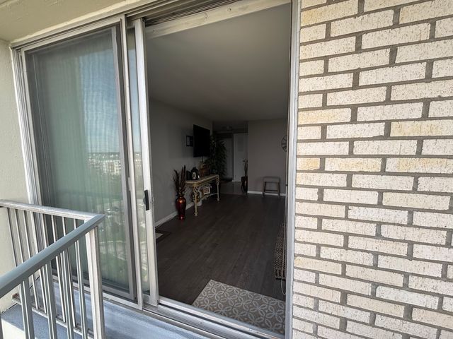 40 N Tower Road 10M, Oak Brook, IL 60523
