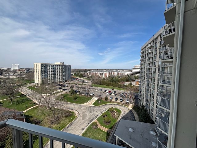 40 N Tower Road 10M, Oak Brook, IL 60523