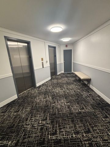 40 N Tower Road 10M, Oak Brook, IL 60523