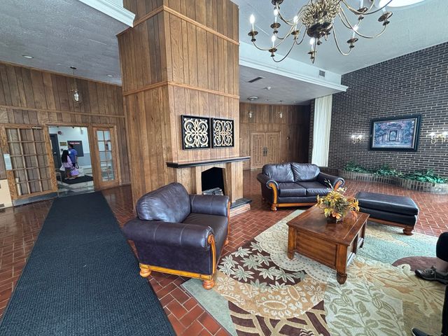 40 N Tower Road 10M, Oak Brook, IL 60523
