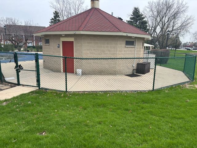 40 N Tower Road 10M, Oak Brook, IL 60523