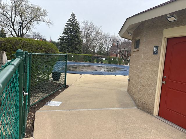 40 N Tower Road 10M, Oak Brook, IL 60523