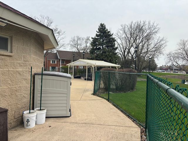 40 N Tower Road 10M, Oak Brook, IL 60523