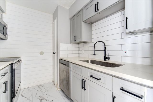 12500 Sandpiper Drive 197, Houston, TX 77035