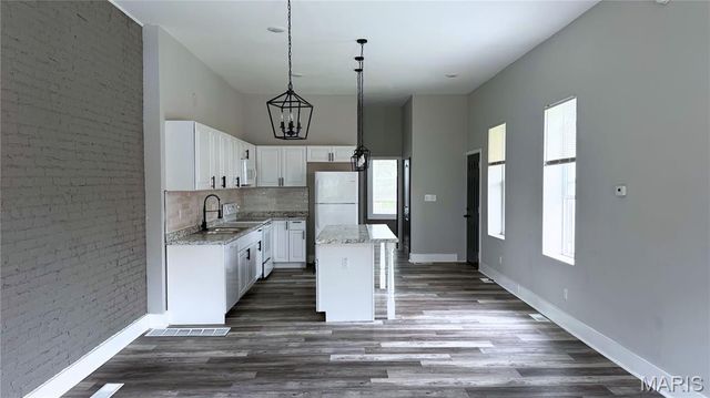 3938 Iowa Avenue, St Louis, MO 63118
