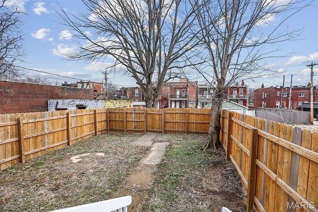 3938 Iowa Avenue, St Louis, MO 63118