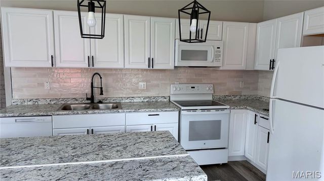 3938 Iowa Avenue, St Louis, MO 63118
