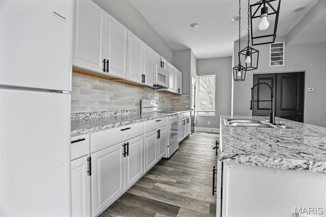 3938 Iowa Avenue, St Louis, MO 63118