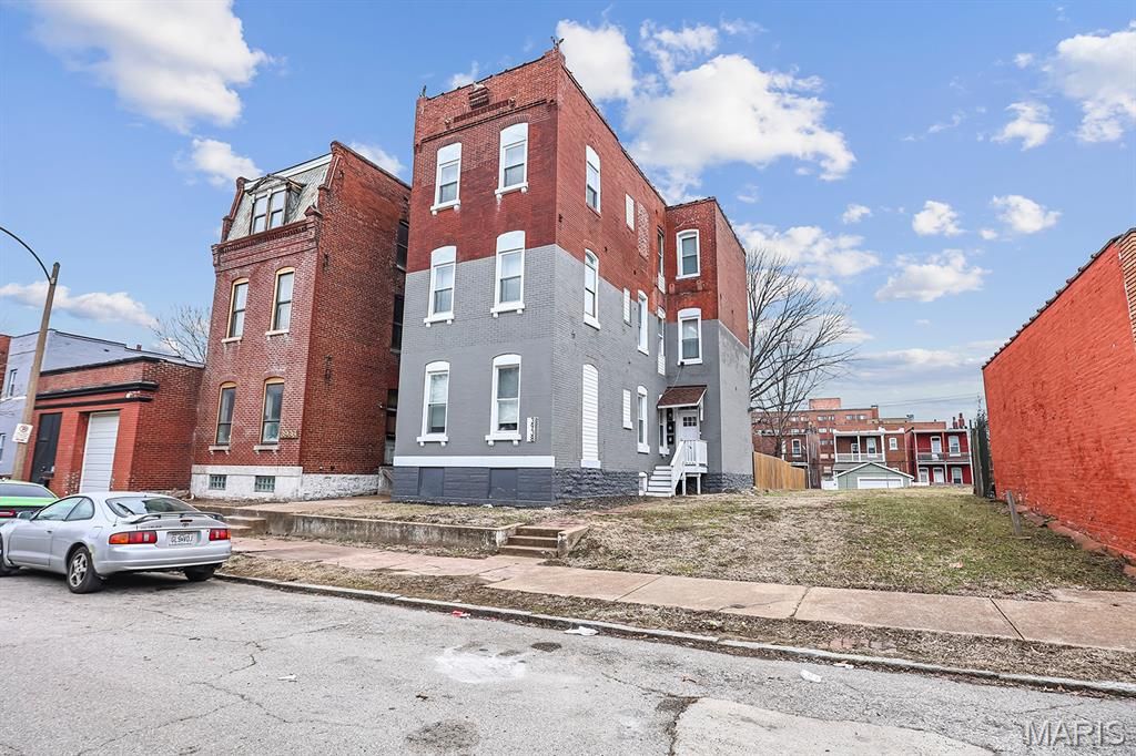 3938 Iowa Avenue, St Louis, MO 63118