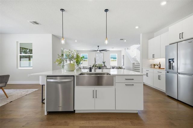 3608 E TAMPA CIRCLE, Tampa, FL 33629